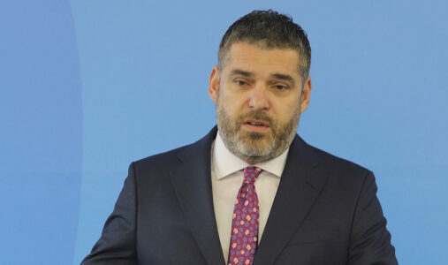 Kastrati: 200 mijë qytetarë kanë ik prej zorit