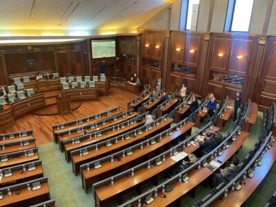 Sharjet në Kuvend pritet t’u kushtojnë deputetëve deri në 344 euro