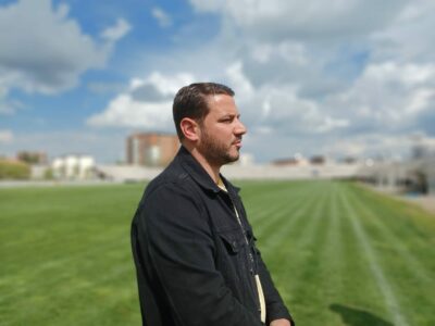 Publikohet momenti kur Valon Zymberi sulmon edhe një tifoz tjetër të Dritës