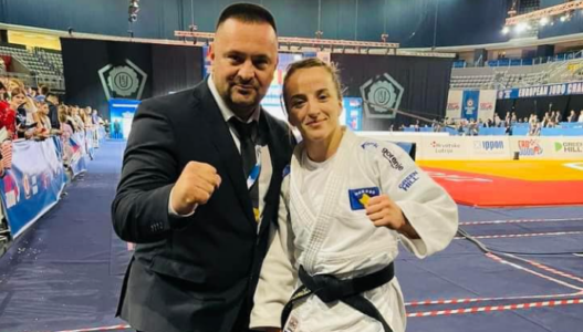 Toni Kuka e quan mbretëreshë të Evropës Distria Krasniqin pasi u shpall kampione në Evropian