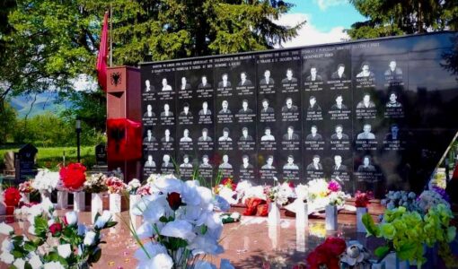 FDH Beograd për dënimin e “Çakallëve”: Shumë pak, shumë vonë – s’u përfshi në aktgjykim vrasja e 59 civilëve shqiptarë