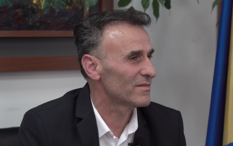 Hetemi i VV-së gjobitet nga policia për prishje të rendit pas një mosmarrëveshje në trafik