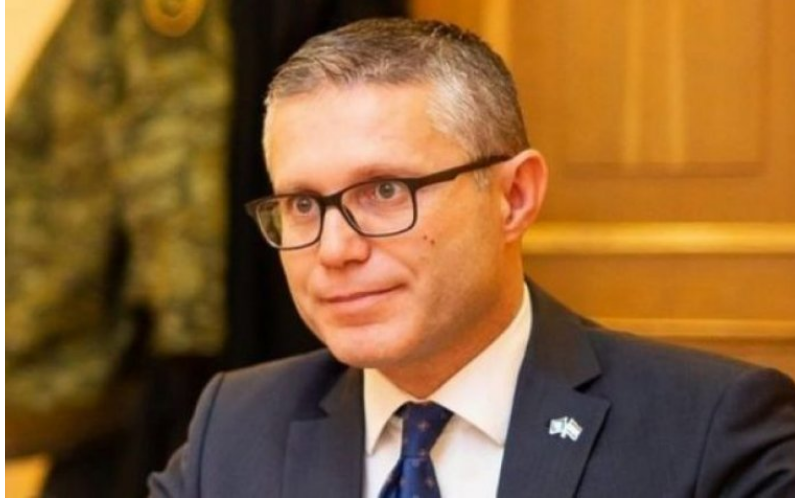 Burim Ramadani përplaset me Armend Mujën e VV së  Pse 4 muaj pas Banjskes KQZ ia dha 360 mijë euro Listës Serbe 