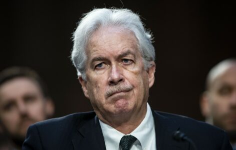 Eskorta me shefin e CIA-s arrin në Presidencën e Kosovës (VIDEO)