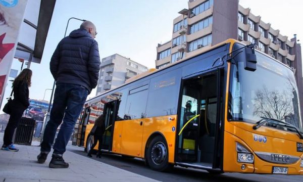Që 6 muaj pa pagesë  Nga e hëna pezullohen linjat e kompanive private të transportit publik në Prishtinë