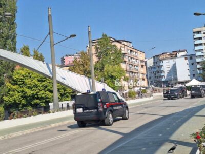 Hovenier tha se synohet të minohet demokracia e Kosovës, por kush janë akterët e huaj që duan ta minojnë demokracinë e Kosovës?