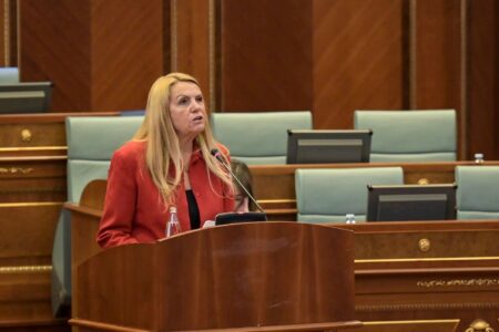 Time Kadrijaj për Kurtin: Çdo shqiptar që hyn me ty në qeveri është bashkëpjesëmarrës në theqafje të këtij vendi