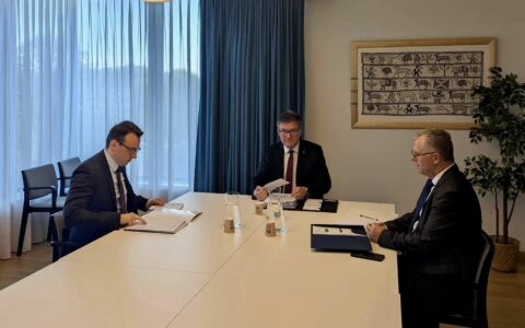 Brukseli për takimin Bislimi-Petkoviq: Njoftojmë kur është e përshtatshme