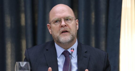 Hovenier: Në këtë pikë SHBA-ja s’është në gjendje të thotë kush qëndron prapa sulmit në Ibër-Lepenc