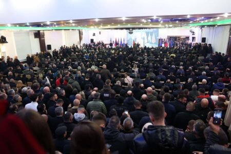 “Deçani i trimërisë dhe sakrificës plot entuziazëm për vizionin e Aleancës për Kosovën Fituese”, Haradinaj prezanton kandidatët nga Deçani