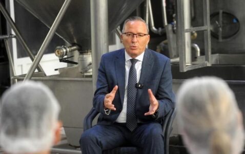 Hamza premton mbështetje për bizneset, siguri për punëtorët e paga më të larta me tatim më të ulët