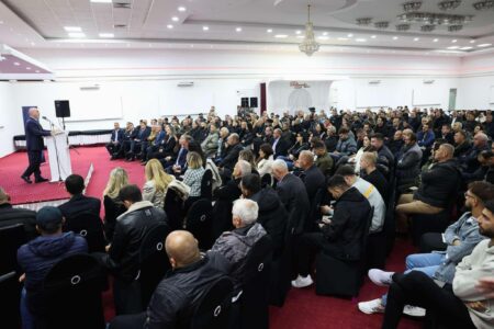 Haradinaj me tubim në Kamenicë, prezanton kandidaturën e Faton Jakupit për deputet