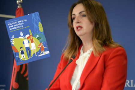 E tmerrshme: Në kurrikulën për edukatën seksuale, MASHT sugjeron që nxënësit ‘t’i fusin duart’ njëri tjetrit në trup