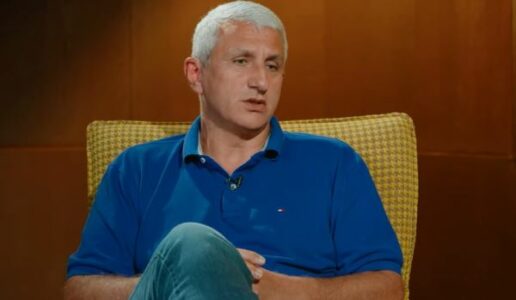 Ironizon Uk Lushi nga New York: Plani i Trump dhe Kurtit, kthimi në Kosovë i çdo votuesi nga diaspora