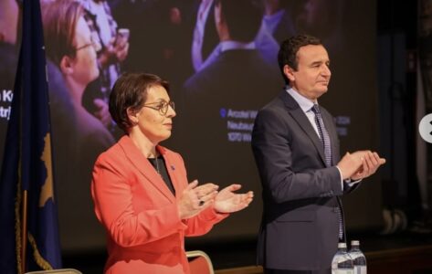 Fushata në Zvicër: Gërvalla ia huq edhe me data historike, fton mërgimtarët në Zvicër që sonte ta festojnë 28 Nëntorin