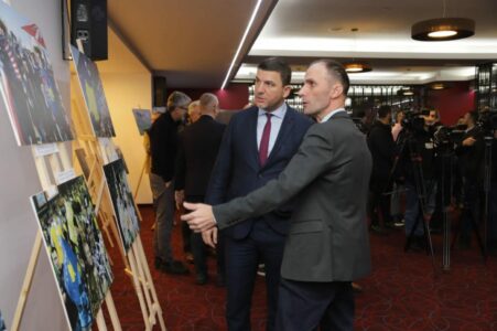 Krasniqi: Kënaqësi që mora pjesë në hapjen e ekspozitës së fotogazetarit Blerim Uka