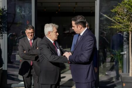 Abdixhiku takon Ahmetin: Shqiptarët janë faktor vendimtar për stabilitetin dhe prosperitetin e Maqedonisë së Veriut