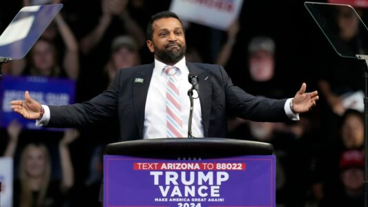 Trump pritet të zgjedhë ish-ndihmësin besnik si drejtor të FBI-së