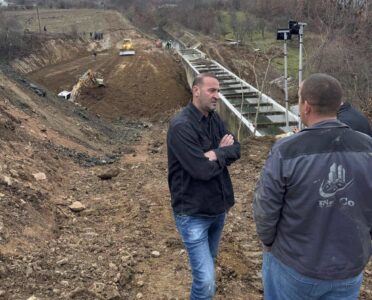 Daut Haradinaj shkon te vendi ku ndodhi shpërthimi, takon zyrtarët policor dhe punëtorët e Ibër-Lepencit