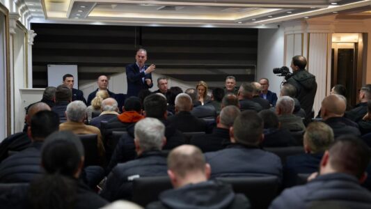 Limaj viziton Prizrenin: Ky qytet kërkon më shumë se fjalë