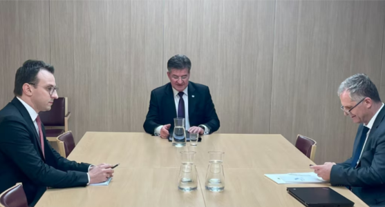 BE-ja konfirmon: Raundi i ri i dialogut mes Kosovës dhe Serbisë më 17 dhjetor