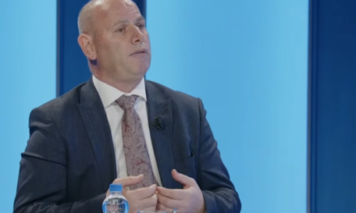 “Më 9 shkurt këta kanë me shku e s’kanë me u kthy më – Aq shumë kanë rrejt…” – Lladrovci për Qeverinë Kurti