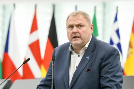 Raportuesi i BE-së për Kosovën mban konferencë për misionin treditor për mbledhjen e fakteve