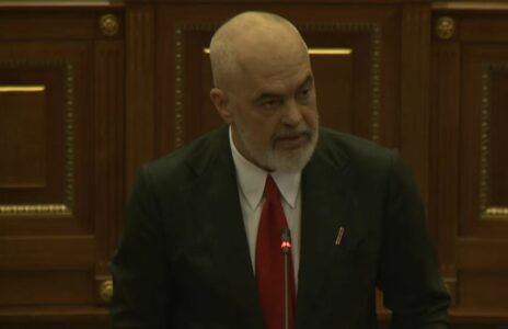 Behrami: U desh të vijë Edi Rama për t’i treguar vlerat e UÇK-së, vlerat e Hashim Thaçit dhe të krerëve të UÇK-së