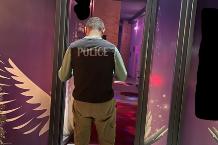 Identifikohen si eskorta, policia arreston 21 persona