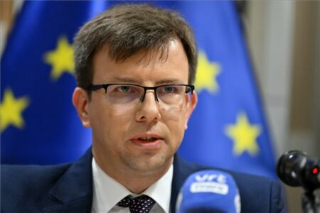 Osmani pret sot në takim ministrin hungarez që po qëndron në Kosovë