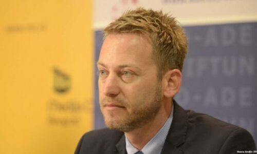 Deda: Ambienti politik në Kosovë është në nivelin më të ulët