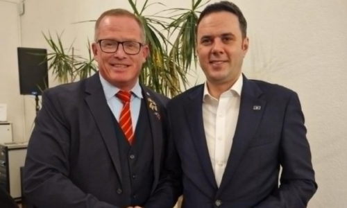 Politikani austriak që mbështeste Albin Kurtin, tash thotë se është koha për të përkrahur Lumir Abdixhikun