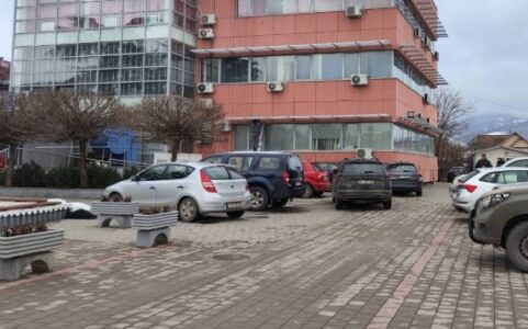 Komuna e Graçanicës thotë se i janë arrestuar dy zyrtarë të kadastrit për korrupsion