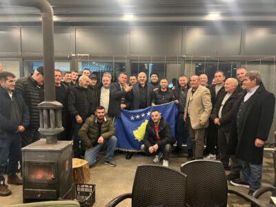 Ramush Ahmetaj merr mbështetje nga bashkëluftëtarët e UÇK-së në fshatin Kryshec: Do t’ua rikthejmë dinjitetin e merituar veteranëve të luftës