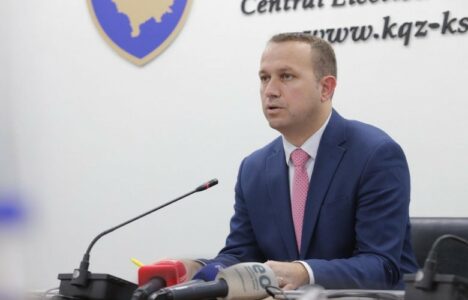 Elezi: Tri ditë para përfundimit të afatit numri i votuesve jashtë Kosovës arrin në gati në 30 mijë