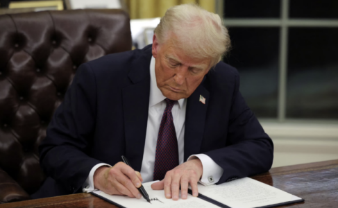 Trump miraton ndihmën e parë ushtarake për Ukrainën