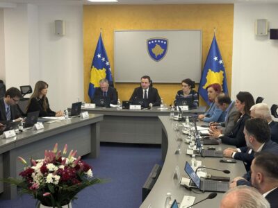 A po shkojmë drejt zgjedhjeve të parakohshme, Kurti rrit shtesat për këtë kategori