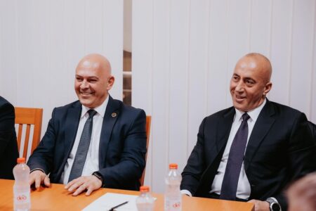 Ardian Gjini flet pas spekulimeve rreth shëndetit të Ramush Haradinajt