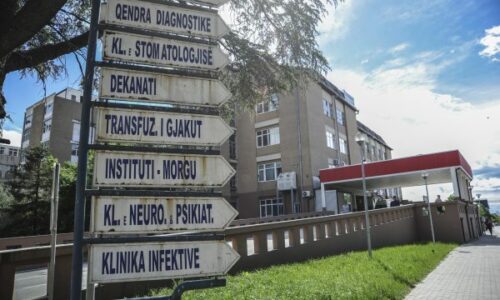 Rrahja mes dy kirurgëve, flasin nga QKUK