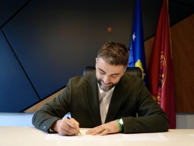 Behrami ngrit alarmin se si në gjimnazin “Xhevdet Doda” u aprovua kërkesa e Speciales për ligjërata