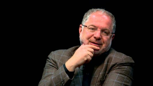 Presidentja që i shpalli luftë shtetit të vet