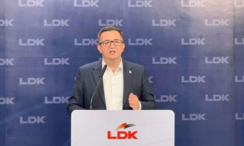 Mustafa ironizon me Kurtin: Kush e shkelë Kushtetutën është super kriminel