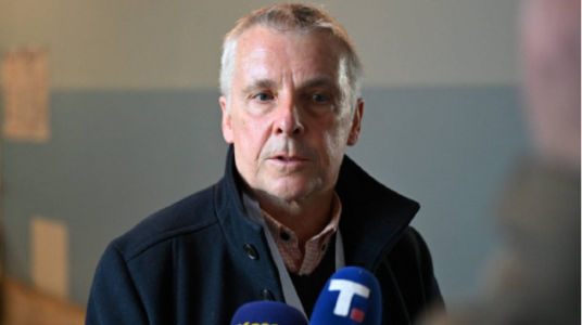 Rohde viziton qendrën e votimit në Graçanicë: Demokracia është e gjallë