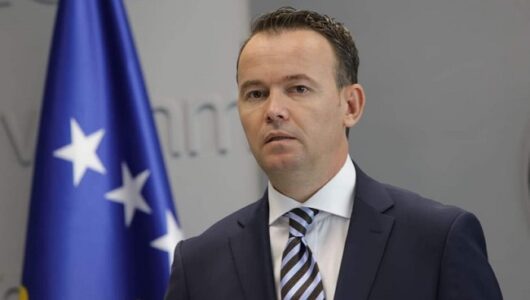 Skandalet në Ministri: Pse ky panik i Pecit? – A po i frikësohet Prokurorisë ministri i Bujqësisë?