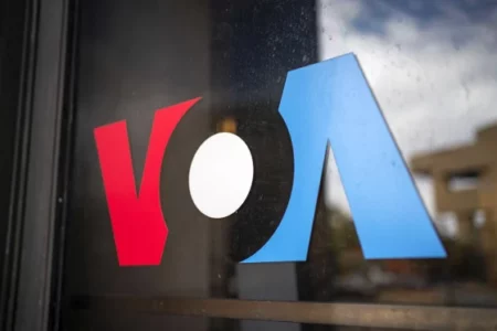 Gjykata bllokon përpjekjet e Trump për të ndaluar Zërin e Amerikës