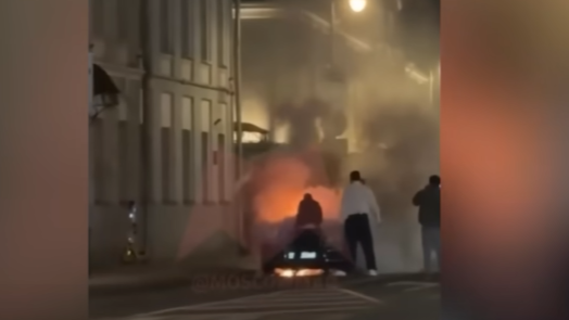 Pamje nga momenti kur shpërthen limuzina e Putinit