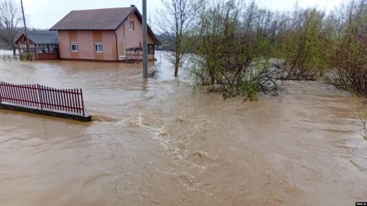 Shpallet gjendje e jashtëzakonshme në Bosnjën perëndimore