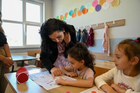 Osmani: Mësuesit mbeten shtylla e shoqërisë dhe ata që formësojnë mendjet dhe zemrat e kombit