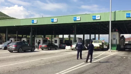Arrestohet 48-vjeçari kosovar në Morinë, tentoi të kontrabandonte pjesë automjetesh në Shqipëri