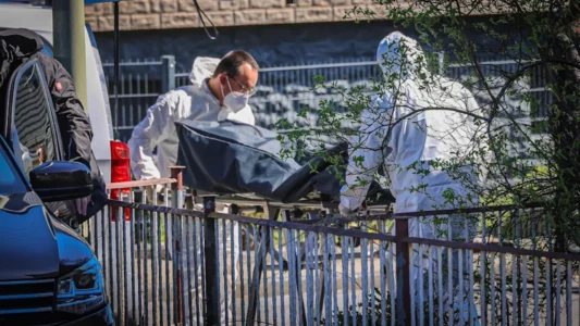 Gjenden tre të vdekur në një ndërtesë banimi në Gjermani, i dyshuari në arrati